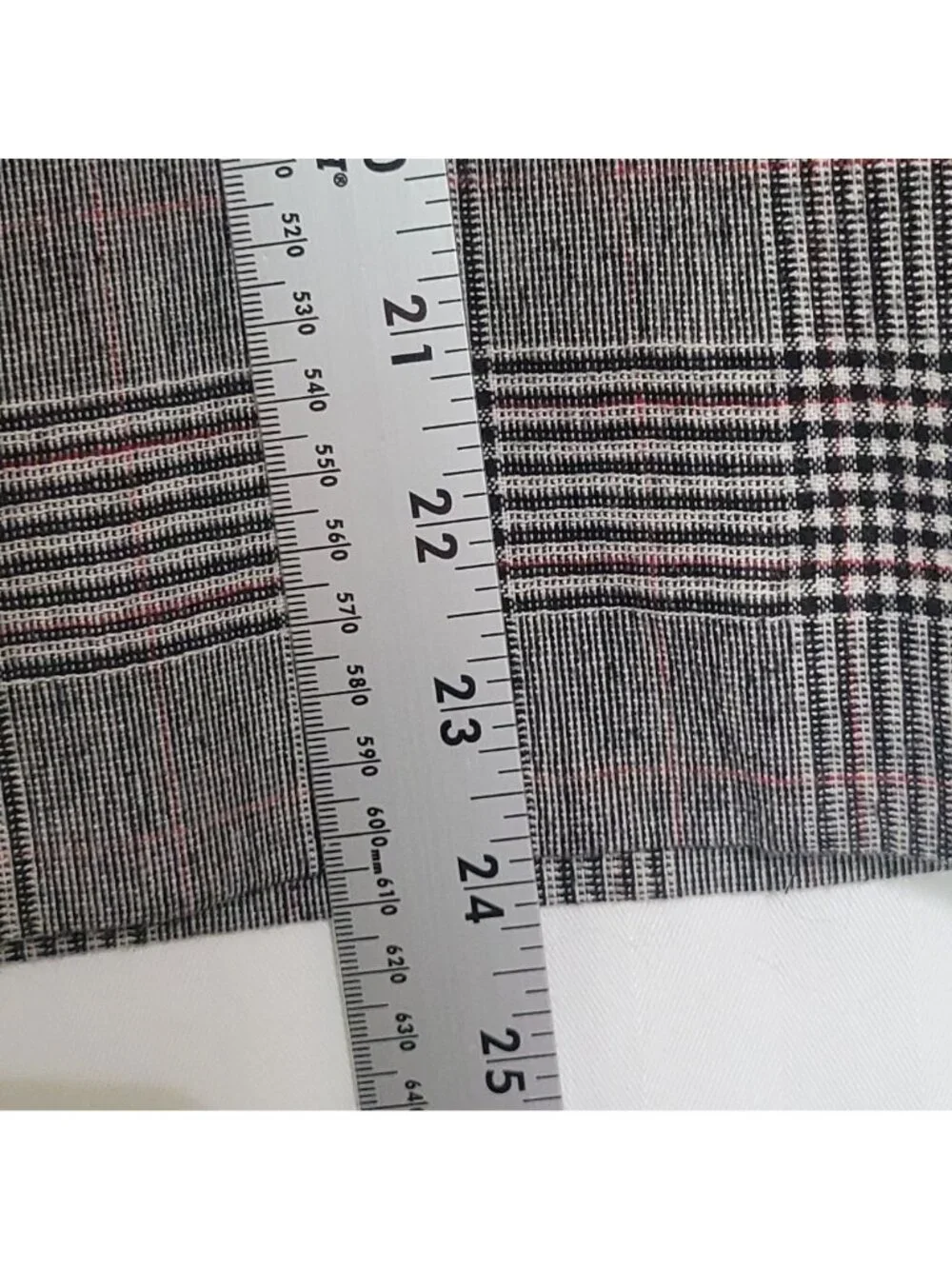 Banana Republic Plaid A-Line Skirt Sz 14 Side Button Wool Blend Black White Red - Picture 4 of 10